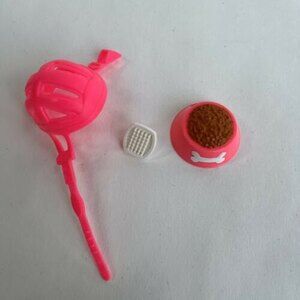 Mattel Barbie & Ginger The Dog Playset (1997) Items - Helmet, Food Bowl, Brush